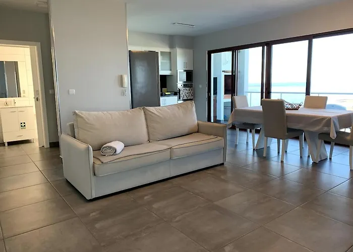 O Pomar With Optional Heated Pool فيلة بول دو مار