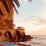 Vila O Pomar With Optional Heated Pool Paul do Mar (Madeira)