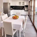 O Pomar With Optional Heated Pool Vila